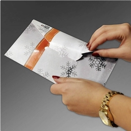 Weihnachtliche Gutscheinhülle mit Rückantwortkarte