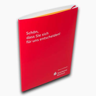 4 Laschenmappe Sparkasse Bochum - Beim Druckbetrieb Lindner werden individuelle Ordner, Boxen und Präsentationsunterlagen hergestellt