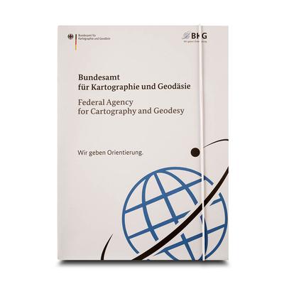 Besuchermappe BKG - Beim Druckbetrieb Lindner werden individuelle Ordner, Boxen und Präsentationsunterlagen hergestellt